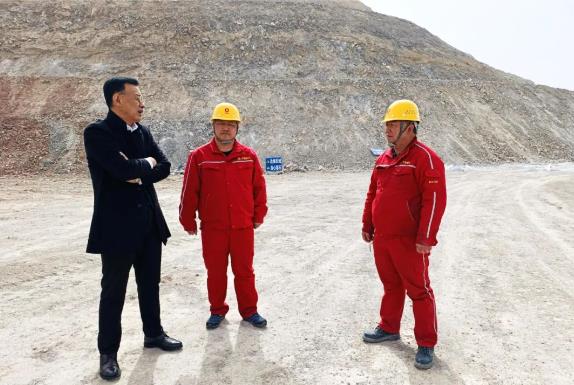 宁夏建材总裁蒋明刚调研宁夏赛马矿山安全生产工作